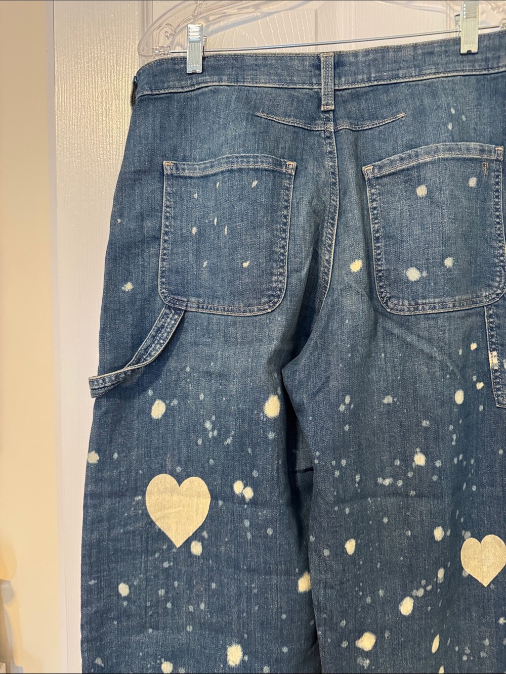 Pilcro Kayden Barrel Carpenter Paint-Splatter Heart Patch Wide-Leg Jeans Size 29 - Picture 6 of 8